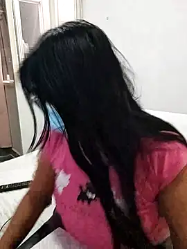 aisha latina online show from February 2026 03:22:02 PM