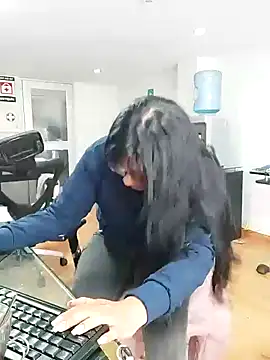 aisha latina online show from December 2025 03:25:01 PM