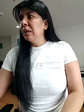 aisha latina online show from June 2026 01:54:01 PM