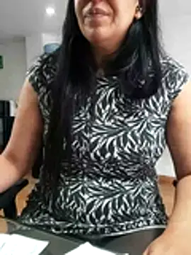 aisha latina online show from April 2026 02:54:02 PM