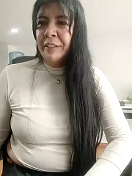 aisha latina online show from April 2026 03:36:01 PM