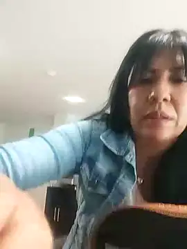 aisha latina online show from October 2025 04:19:02 PM