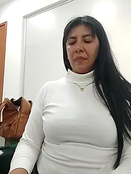 aisha latina online show from September 2025 05:09:01 PM