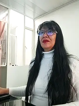 aisha latina online show from February 2026 02:39:01 PM