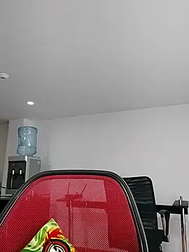 aisha latina online show from October 2025 03:33:02 PM