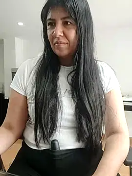 aisha latina online show from May 2026 03:09:01 PM