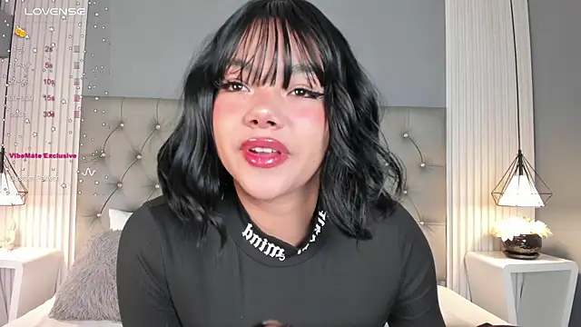 Snapshot of ValerieDiaz_ chatting on September 2025 12:22:01 PM ValerieDiaz online show from September 2025 12:22:01 PM
