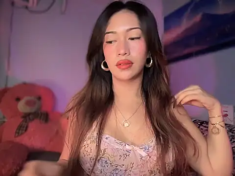 Jasmine Elcock online show from December 2025 07:45:01 PM