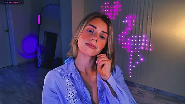 Snapshot of Arielle__03 chatting on August 2026 01:04:02 AM Arielle 03 online show from August 2026 01:04:02 AM