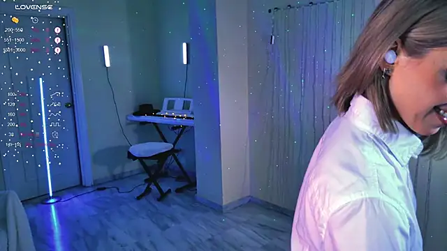 Arielle  03 online show from March 2026 01:44:02 AM