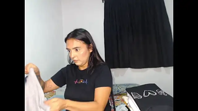 kathy luisa online show from April 2026 12:36:01 AM