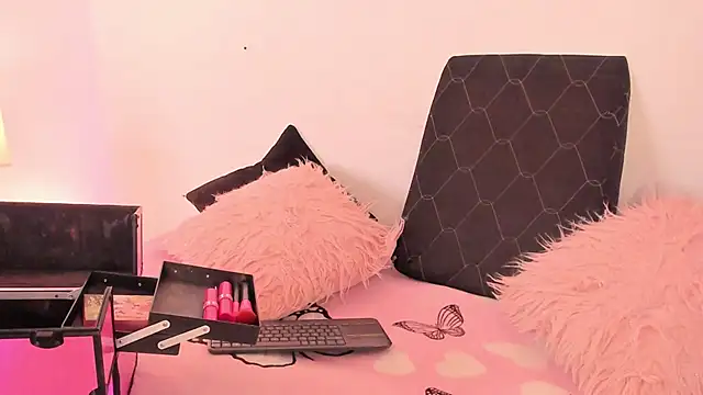 SophieRossi online show from November 2025 04:23:01 AM