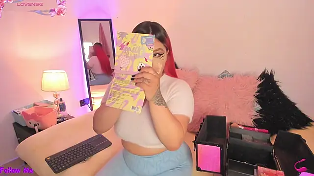 SophieRossi online show from November 2025 04:17:02 AM