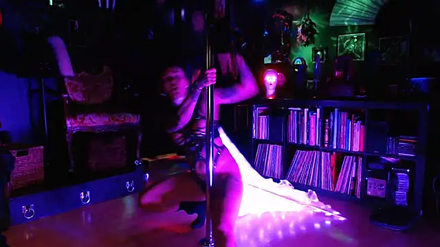 gothstripper online show from October 2025 11:06:02 PM