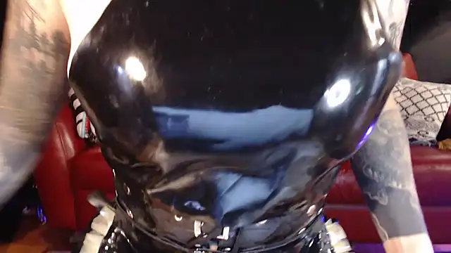 gothstripper online show from October 2025 07:25:02 PM