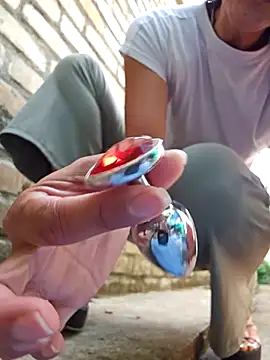 Yuky ta online show from October 2025 01:59:01 PM