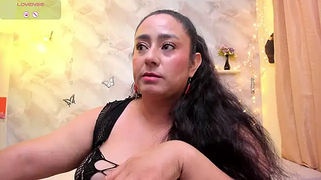 Snapshot of agathaxxx-69 chatting on November 2025 07:40:02 PM agathaxxx-69 online show from November 2025 07:40:02 PM