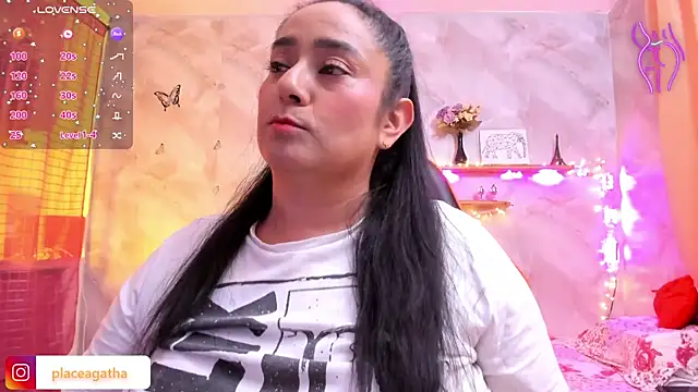 Snapshot of agathaxxx-69 chatting on October 2025 07:40:01 PM agathaxxx-69 online show from October 2025 07:40:01 PM