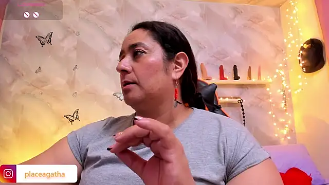 Snapshot of agathaxxx-69 chatting on November 2025 06:41:02 PM agathaxxx-69 online show from November 2025 06:41:02 PM