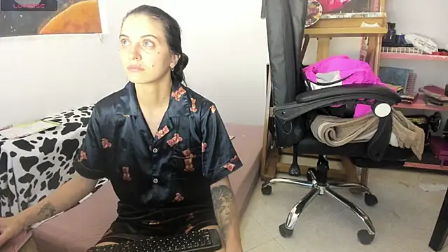 mariecam420 online show from April 2026 04:32:01 PM