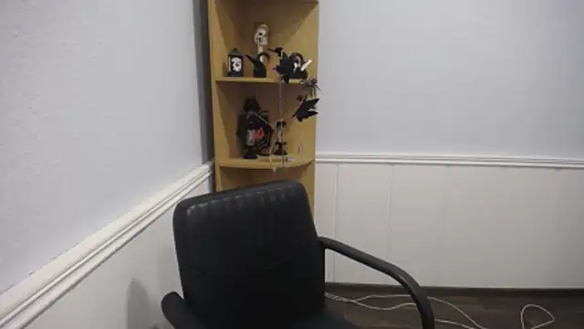 JosieJun  online show from December 2025 06:25:01 PM