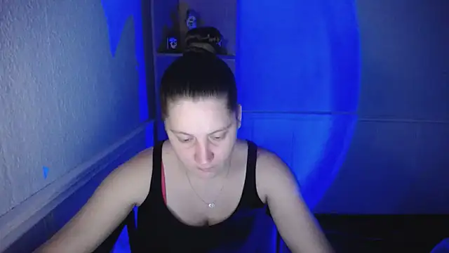 JosieJun  online show from October 2025 06:09:02 PM