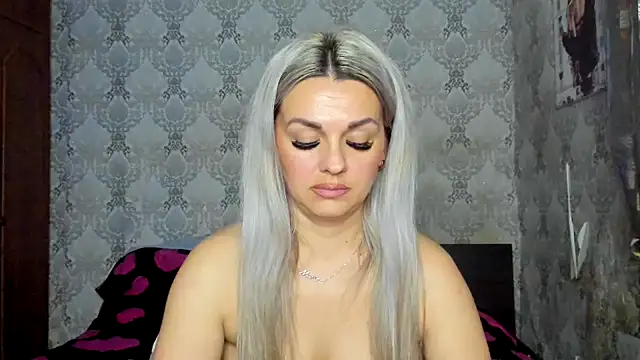 Snapshot of NicoletMoore chatting on March 2025 11:15:01 PM NicoletMoore online show from March 2025 11:15:01 PM