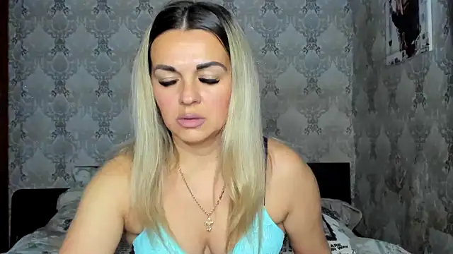 NicoletMoore online show from April 2026 07:20:02 PM