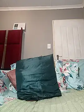 HoneyDropsX online show from January 2026 12:17:01 AM