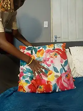 HoneyDropsX online show from April 2026 11:38:01 AM