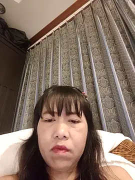 Snapshot of Little_suzy5 chatting on October 2025 07:56:02 PM Little suzy5 online show from October 2025 07:56:02 PM