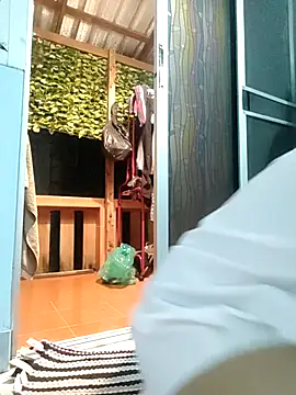 Snapshot of Little_suzy5 chatting on November 2025 09:26:01 PM Little suzy5 online show from November 2025 09:26:01 PM