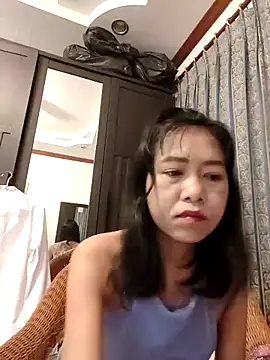 Snapshot of Little_suzy5 chatting on November 2025 07:17:02 PM Little suzy5 online show from November 2025 07:17:02 PM