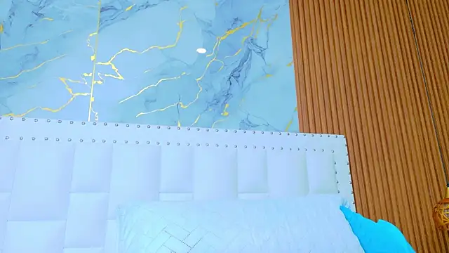 IrresistibleMilf online show from October 2025 12:35:01 PM