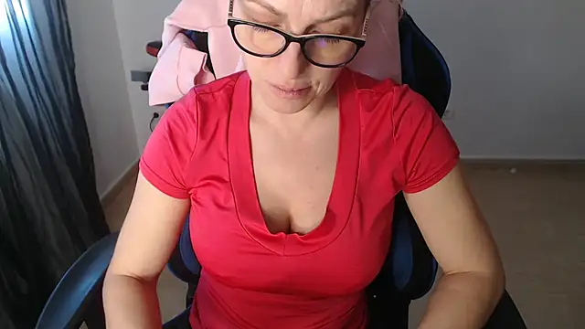 LARACRUZ30 online show from March 2026 03:48:02 PM