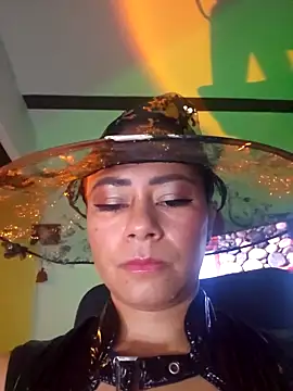 Snapshot of MistressSlut1 chatting on April 2026 11:03:02 AM MistressSlut1 online show from April 2026 11:03:02 AM