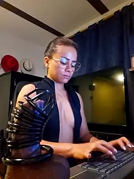 Snapshot of MistressSlut1 chatting on March 2026 10:00:02 AM MistressSlut1 online show from March 2026 10:00:02 AM