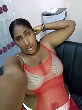 Snapshot of estrellasquirt chatting on February 2025 03:20:01 AM estrellasquirt online show from February 2025 03:20:01 AM