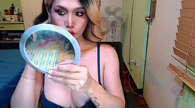 Snapshot of Ezradeliciosa chatting on February 2025 07:01:02 AM Ezradeliciosa online show from February 2025 07:01:02 AM