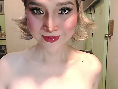Ezradeliciosa online show from May 2026 01:37:07 AM