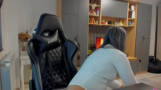 Claire95  online show from February 2026 06:57:02 AM