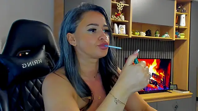 Claire95  online show from November 2025 05:46:05 PM