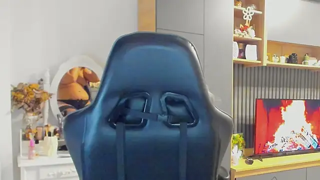 Claire95  online show from November 2025 04:43:02 PM