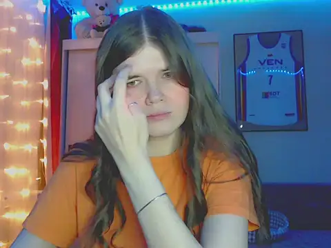 Snapshot of Klementa chatting on December 2025 07:35:01 PM Klementa online show from December 2025 07:35:01 PM