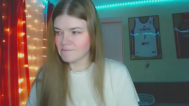 Snapshot of Klementa chatting on November 2025 10:47:02 PM Klementa online show from November 2025 10:47:02 PM