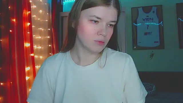 Snapshot of Klementa chatting on November 2025 07:18:01 PM Klementa online show from November 2025 07:18:01 PM