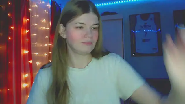 Snapshot of Klementa chatting on November 2025 07:14:02 PM Klementa online show from November 2025 07:14:02 PM