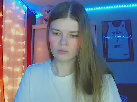 Snapshot of Klementa chatting on November 2025 06:41:01 PM Klementa online show from November 2025 06:41:01 PM