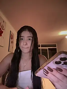 bella parisi online show from January 2025 05:02:02 AM