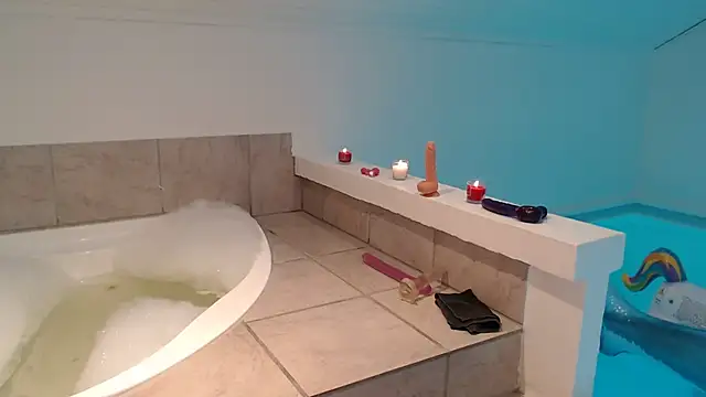 Snapshot of little-laura chatting on January 2025 02:51:02 PM little-laura online show from January 2025 02:51:02 PM